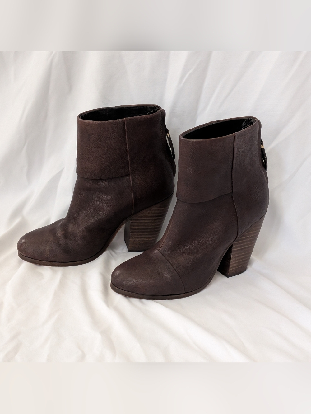 Rag & Bone Newbury Dark Brown Pebbled Leather Block Heel Ankle Zip Boots  Sz 5.5